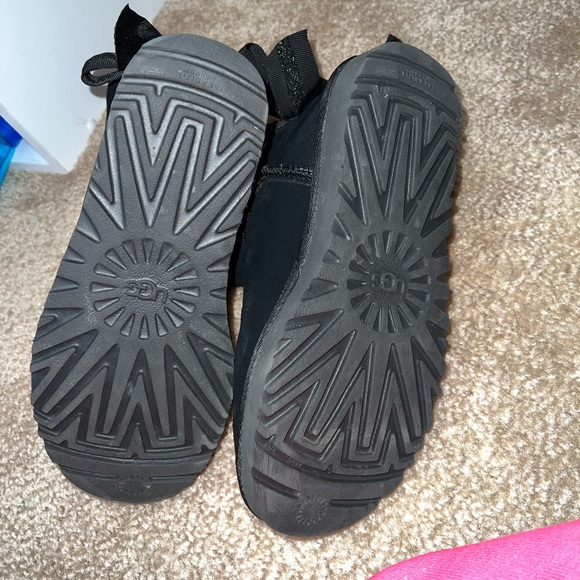 Uggs black boots - Picture 3 of 5